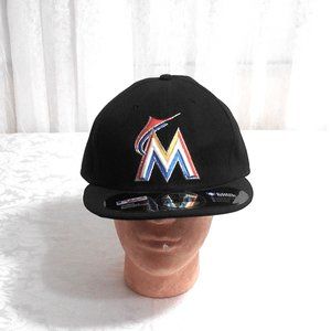 New Era 59/50 Miami Marlins Black Vented Official on Field Fitted Cap 8 63.5 cm